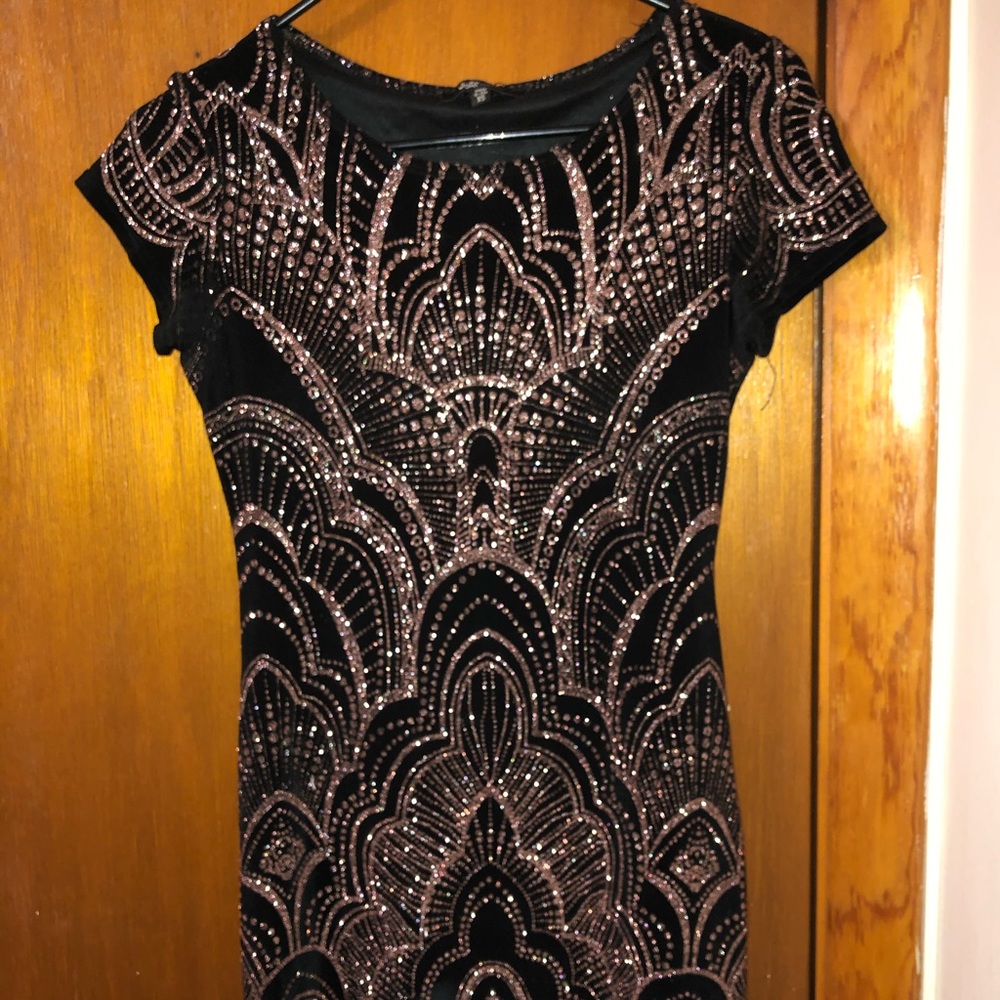 Glitter short sleeve midi dress